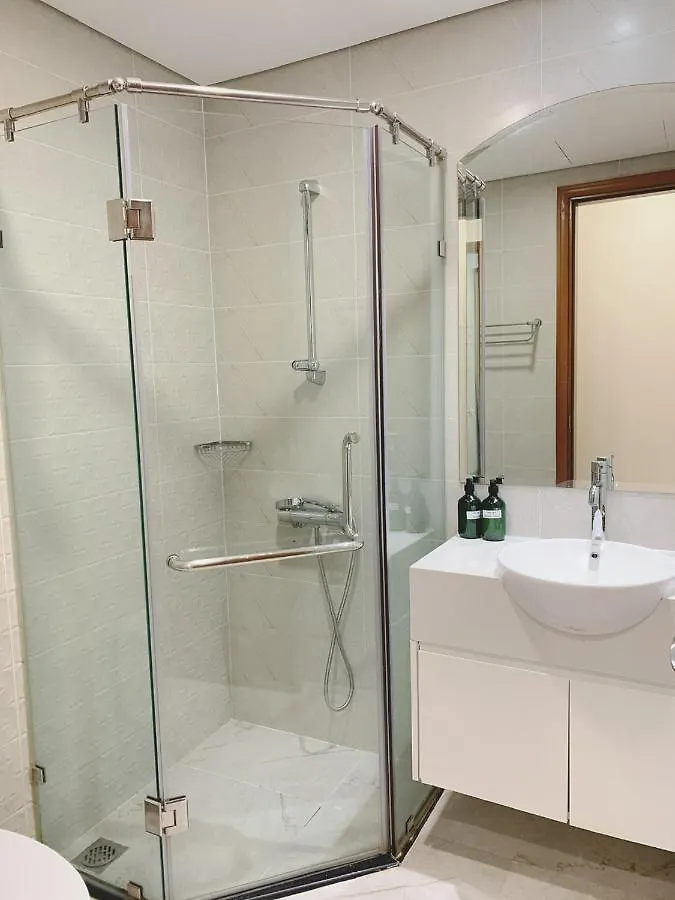 Apartment Can Ho Cho Thue O Vinhome Central Park Ho Chi Minh City